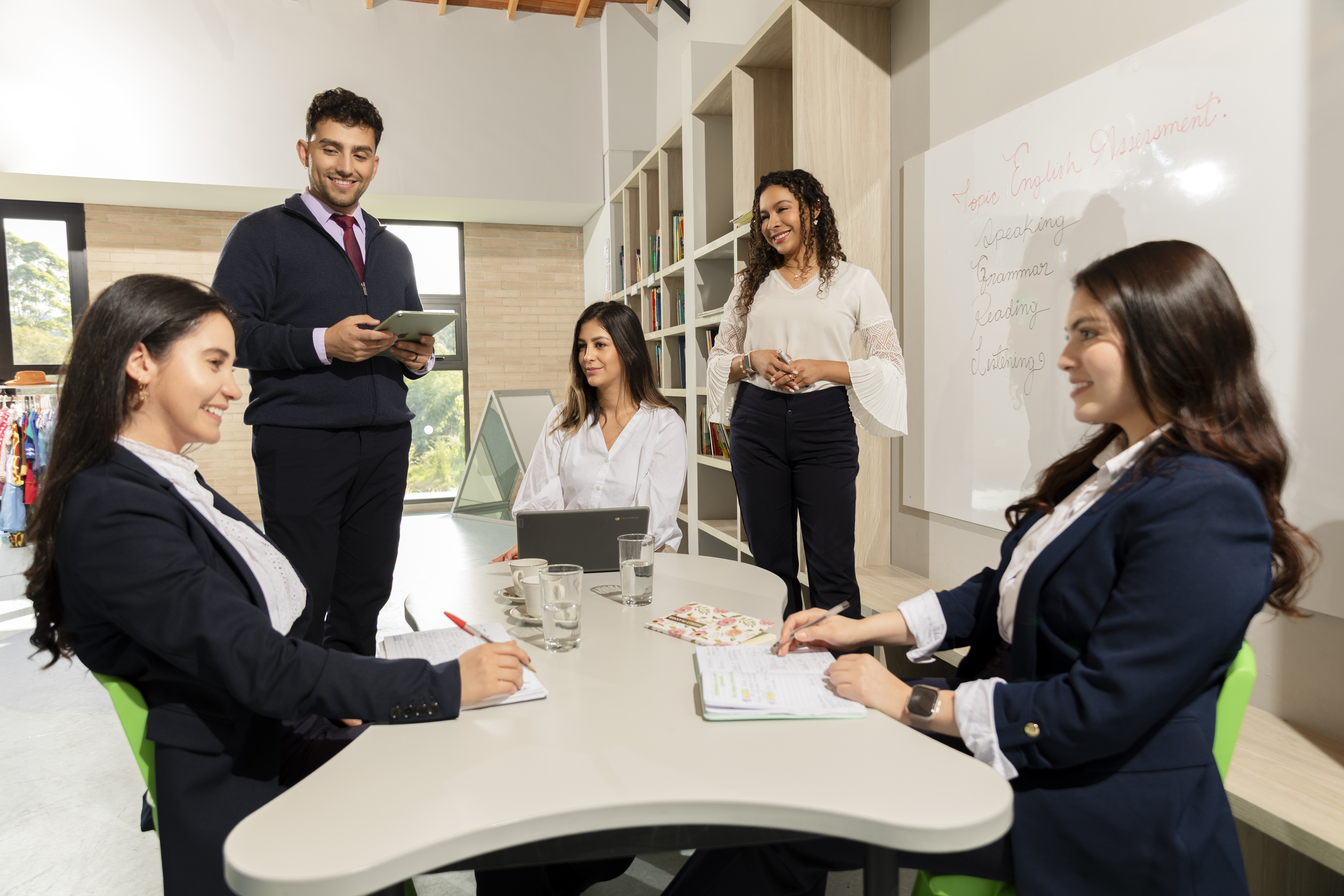 2505 -  MONTESSORI-OR - PROFES (52) (1)